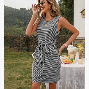 Merokeety Black and White Striped dress, size large, excellent condition